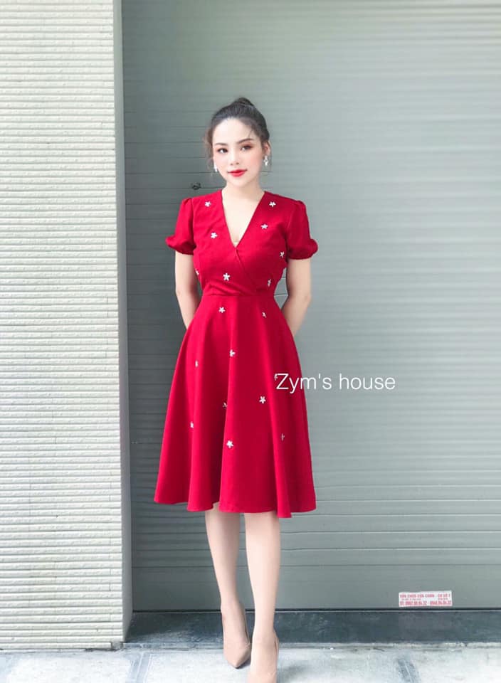 Rập đầm xòe ôm eo tay ngắn bồng cổ khoét chữ V size XL